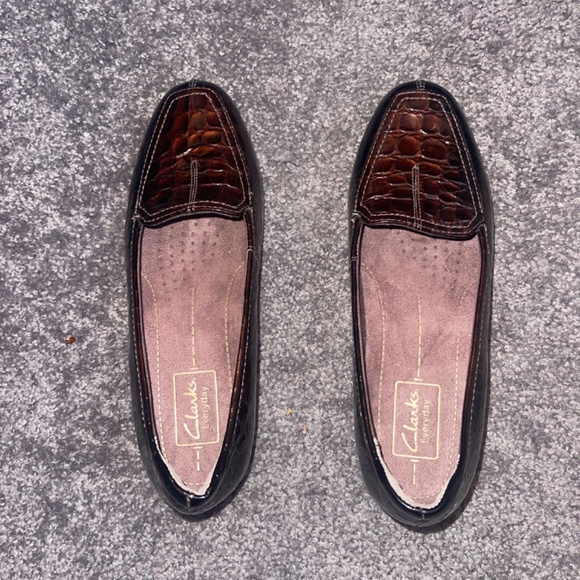 Clarks slip on flat loafers size 6.5m - Picture 2 of 3